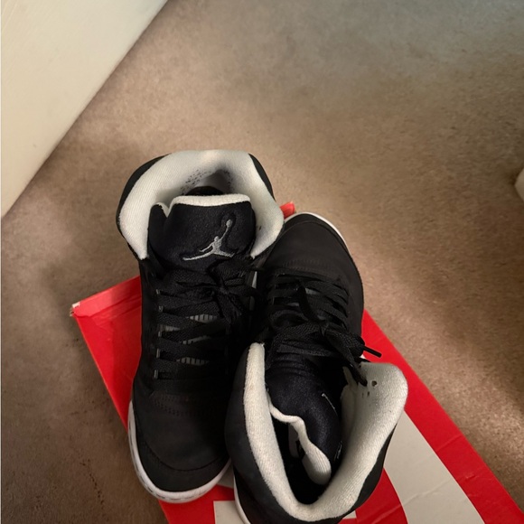 Air Jordan 5 Retro 'Oreo' 2021 size 7 youth no longer we haver the original box - Picture 3 of 7